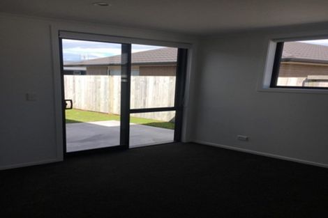 Photo of property in 37 Livingstone Drive, Papamoa Beach, Papamoa, 3118