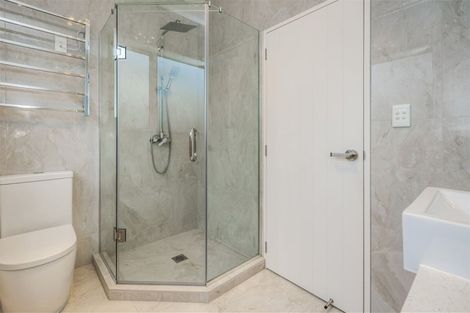 Photo of property in 14 Frazen Avenue, Papakura, 2110