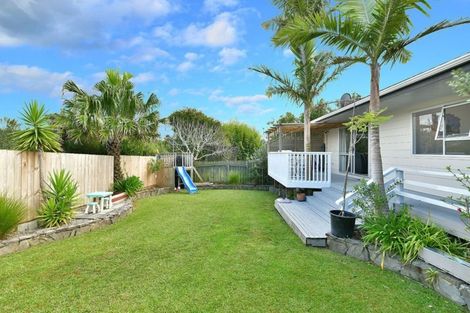 Photo of property in 69b Red Beach Road, Red Beach, 0932
