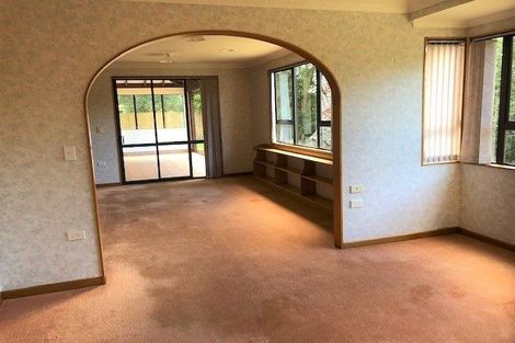 Photo of property in 18 Atarau Grove, Paraparaumu, 5032