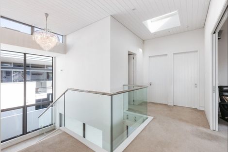 Photo of property in 81 Marine Parade, Mount Maunganui, 3116