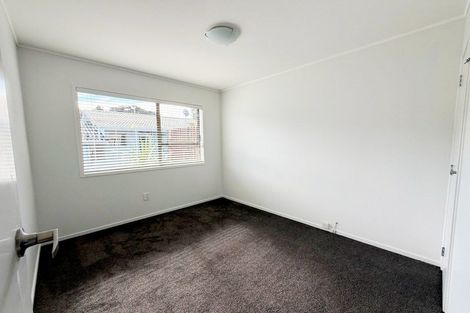 Photo of property in 13 Jenanne Place, Totara Vale, Auckland, 0629