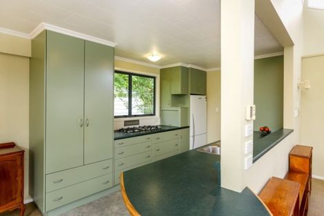 Photo of property in 10 Mcfarlane Street, Oakura, 4314