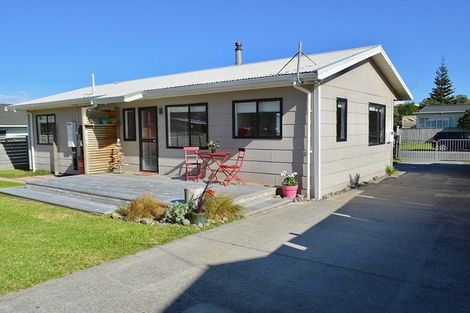 Photo of property in 40 Scott Avenue, Otaki Beach, Otaki, 5512