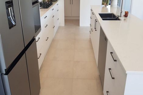 Photo of property in 12 Mccahon Drive, Rangiora, 7400