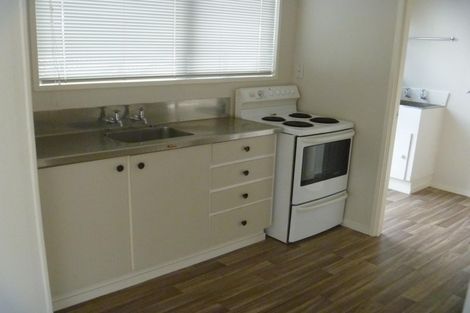 Photo of property in 2/6 Walter Strevens Drive, Conifer Grove, Takanini, 2112