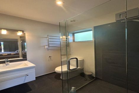 Photo of property in 1 Valley Crescent, Wanaka, 9305