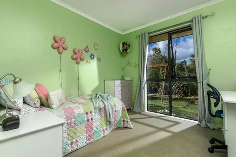 Photo of property in 5b Olwyn Place, Greenhithe, Auckland, 0632