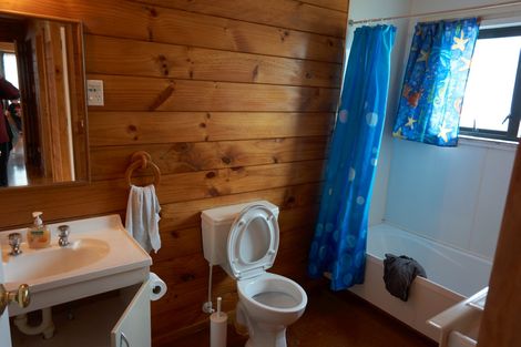 Photo of property in 2/29 Beach Road, Pahurehure, Papakura, 2113