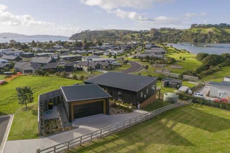 Photo of property in 6 Joyce Harsant Place, Cooks Beach, 3591