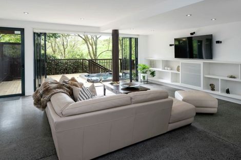 Photo of property in 21 Tanglewood Place, Cockle Bay, Auckland, 2014