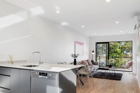 Photo of property in 3/805 Riddell Road, Saint Heliers, Auckland, 1071