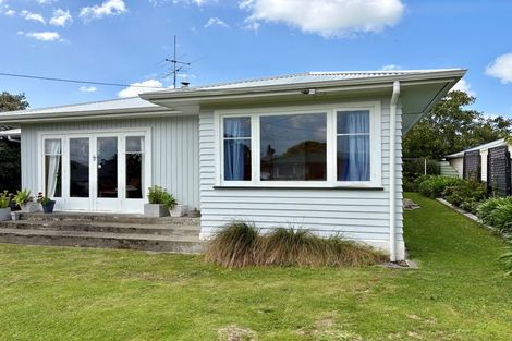 Photo of property in 14 Barrett Place, Carterton, 5713