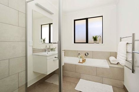 Photo of property in 6 Mutetai Road, Clarks Beach, 2122