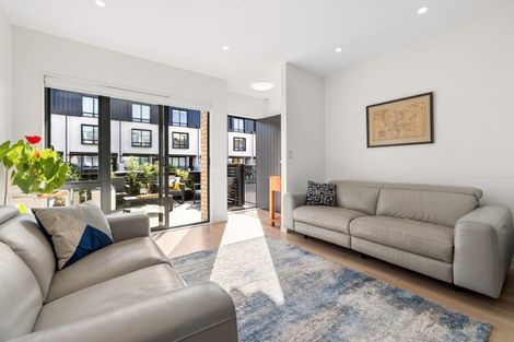 Photo of property in 10b Windlass Street, Long Bay, Auckland, 0630