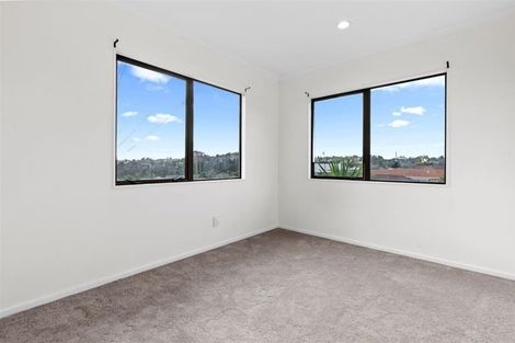 Photo of property in 27 Mt Lebanon Crescent, The Gardens, Auckland, 2105