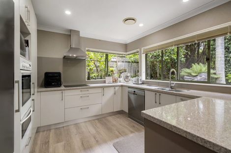 Photo of property in 27 Hogarth Rise, West Harbour, Auckland, 0618