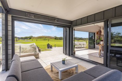 Photo of property in 39 Sandown Road, Te Horo Beach, Otaki, 5581