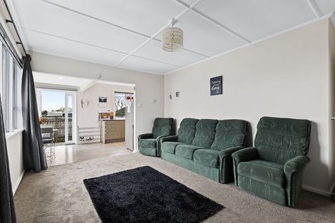 Photo of property in 1/324 Carrington Street, Vogeltown, New Plymouth, 4310