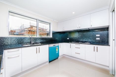 Photo of property in 31 Twin Parks Rise, Papakura, 2110