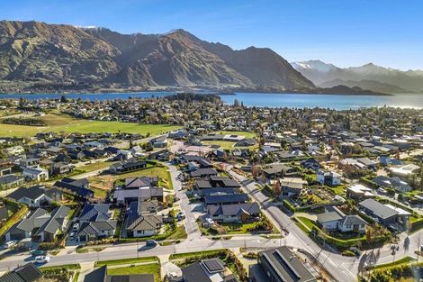 Photo of property in 23 Kereru Crescent, Wanaka, 9305