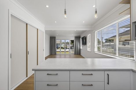 Photo of property in 25 Waimea Street, Westown, New Plymouth, 4310