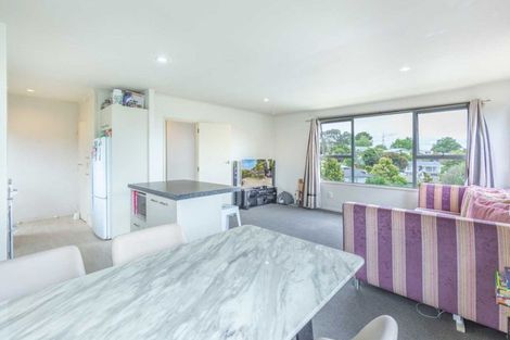 Photo of property in 33 Keegan Drive, Massey, Auckland, 0614