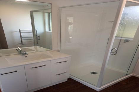 Photo of property in 13 Cranston Street, Torbay, Auckland, 0632