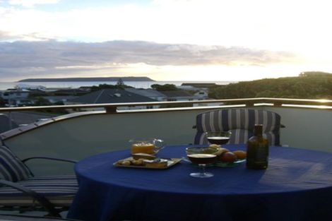 Photo of property in 10 Cluny Road, Plimmerton, Porirua, 5026