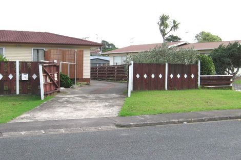 Photo of property in 13 Huruhuru Road, Massey, Auckland, 0614
