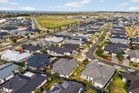 Photo of property in 33 Te Kio Crescent, Papamoa Beach, Papamoa, 3118