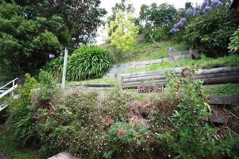 Photo of property in 2/14 Doris Gordon Crescent, Crofton Downs, Wellington, 6035