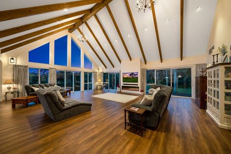 Photo of property in 105 Grassmere Road, Henderson Valley, Auckland, 0612