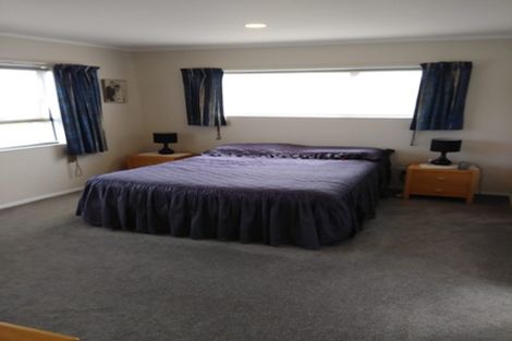 Photo of property in 6 Borrowdace Avenue, Botany Downs, Auckland, 2010