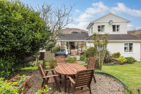 Photo of property in 351 Main Road, Tawa, Wellington, 5028