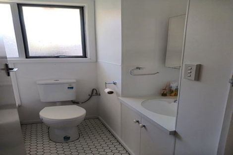 Photo of property in 1a Ruamahanga Crescent, Terrace End, Palmerston North, 4410