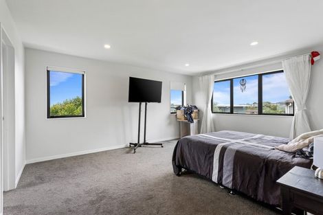 Photo of property in 3 Crompton Place, Orewa, 0931