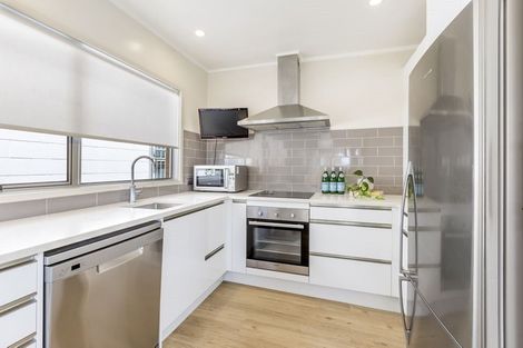 Photo of property in 1/14 Beechwood Road, Rothesay Bay, Auckland, 0630