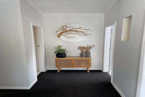 Photo of property in 6 Fendalton Crescent, Pinehaven, Upper Hutt, 5019