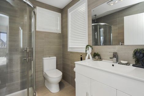 Photo of property in 10 Ararata Lane, Mangere Bridge, Auckland, 2022