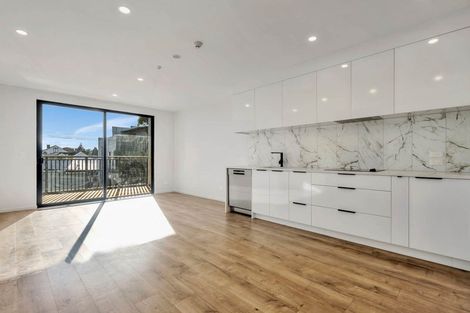 Photo of property in 201/1a Kings Road, Mount Roskill, Auckland, 1041