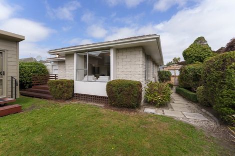 Photo of property in 2/17b Prestons Road, Redwood, Christchurch, 8051