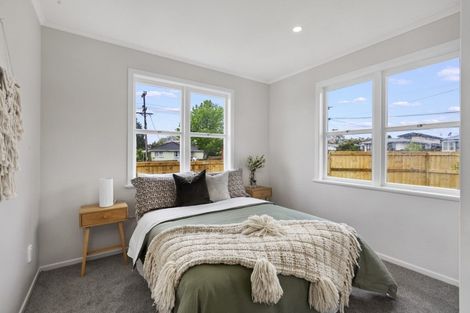 Photo of property in 1/3 Daphne Street, Kelston, Auckland, 0602