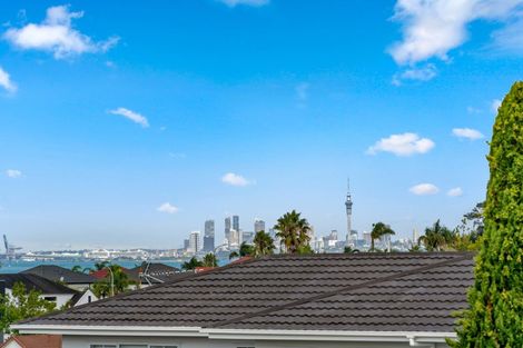 Photo of property in 44 Westpark Drive, West Harbour, Auckland, 0618