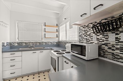 Photo of property in 2/506 Devonport Road, Tauranga South, Tauranga, 3112