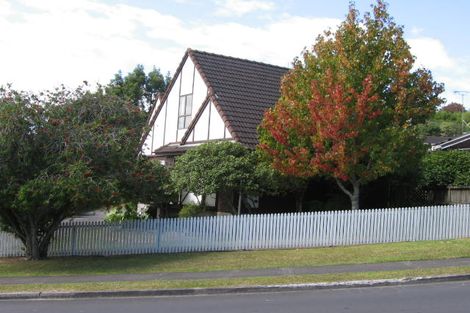 Photo of property in 1/27 Weetman Drive, Browns Bay, Auckland, 0630