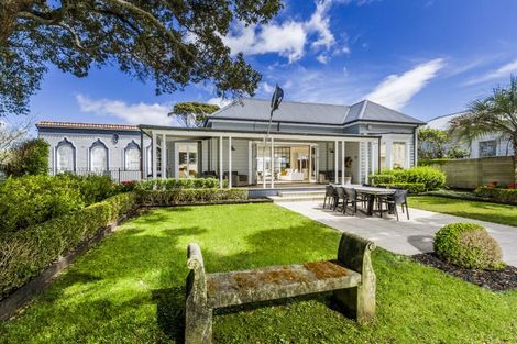 Photo of property in 33 Cheltenham Road, Devonport, Auckland, 0624
