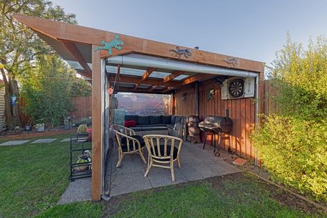 Photo of property in 8 Tenby Place, Avondale, Christchurch, 8061