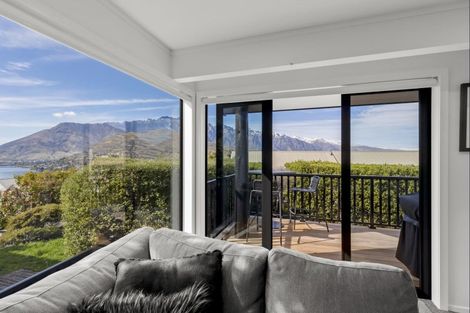 Photo of property in 1 Highview Terrace, Queenstown, 9300