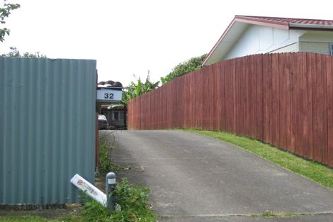Photo of property in 32 Staverton Crescent, Mangere, Auckland, 2022